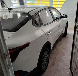 ¡LE ROBAN EL AUTO A FAMILIAR DE REPORTERA DE GRUPO FM RADIO!