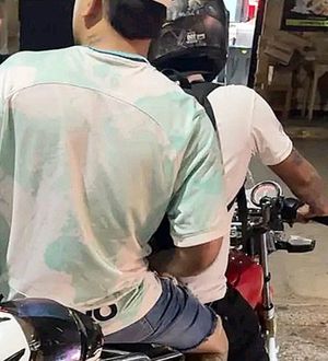 ¡REPORTAN A DOS MOTO-RATONES ROBANDO CASCOS!