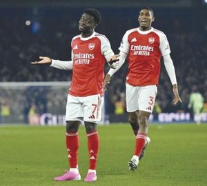 ¡SE ALEJA ARSENAL EN LA CIMA DE LA LIGA PREMIER!