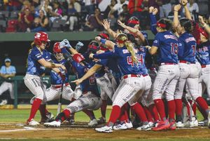 ¡UNA HISTORIA LLAMADA BÉISBOL! | LO VUELVEN HACER - En el béisbol hay algo que nunca se puede dar por muerto: el corazón de un equipo, y eso fue exactamente lo que mostró el equipo femenil de El Águila de Veracruz en el Estadio...
