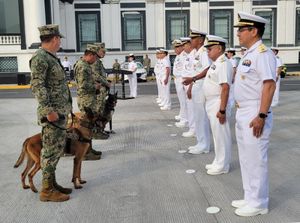 ¡RINDEN HONORES A BINOMIOS CANINOS RETIRADOS EN LA PRIMERA REGIÓN NAVAL!