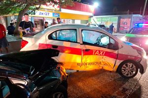 ¡EBRIO A PUNTO DE ATROPELLAR A UNA NIÑA!