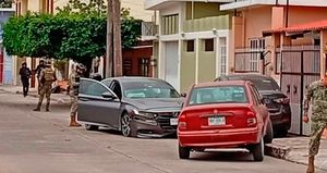 ¡CRIMEN EN TUXPAN! - HOMBRES ARMADOS PERSIGUIERON Y ASESINARON A UN AUTOMOVILISTA