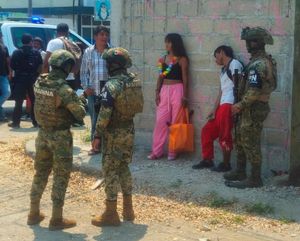 ¡VECINOS CAZAN A “JAULERO” Y LOS POLIS LO DEJARON LIBRE!