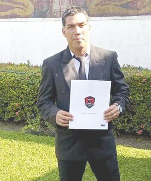 ¡ALFREDO MARÍN YA ES D.T. DE FÚTBOL PROFESIONAL!