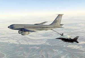 ¡SE ESTRENA AVIÓN DE REABASTECIMIENTO DE EU EN IRAK!