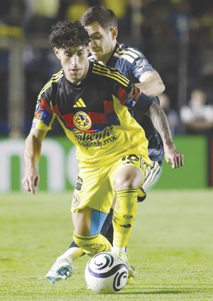 ¡AMÉRICA SUFRE, PERO AVANZA A CUARTOS!