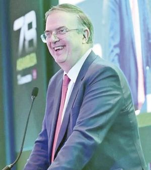 ¡PROMETE EBRARD RENOVAR ARANCELES ACEREROS!