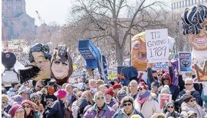 ¡MULTITUDES ANTI-TRUMP RECORREN LOS ESTADOS UNIDOS Y EUROPA!
