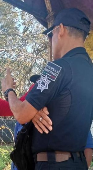 ¡DETIENEN A PAREJA DE NARCOMENUDISTAS EN CATEMACO!