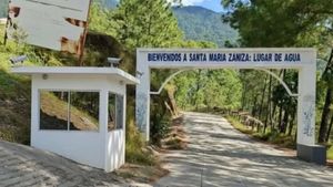 ¡EMBOSCAN Y MATAN A EXALCALDE DE ZANIZA Y A SU HIJO EN OAXACA!