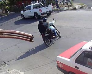 ¡DELINCUENTES JALONEAN Y ASALTAN A TRABAJADORAS DE ‘TAMALES DEL PUERTO’!