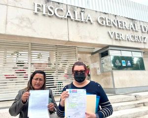 ¡DENUNCIAN A LÍDER SINDICAL EN XALAPA! - *Cobraba 200 mil pesos por plaza