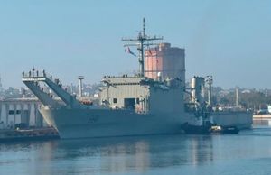 ¡REGRESA EL PAPALOAPAN! - *Le llevó ayuda humanitaria a Cuba