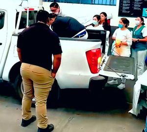 ¡SE ADELANTÓ LA CIGÜEÑA NACE BEBÉ EN CAMIONETA!