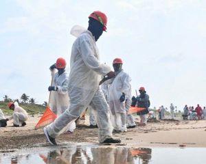 ¡DERRAME PETROLERO: UN RIESGO PARA LA SALUD EN VERACRUZ! - AY NANITAS