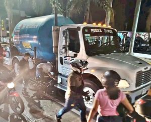 ¡MOTO REPARTIDOR ARROLLADO POR PIPA  GASERA!