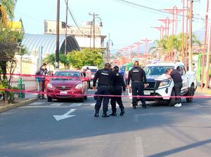 ¡MUERE DENTISTA DENTRO DE SU AUTO FRENTE A PRIMARIA!