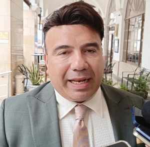 ¡CIERRAN MÁS NEGOCIOS! - *Alerta el doctor Zúñiga