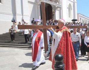 ¡CARGAN LA CRUZ! - Y CASI TODOS