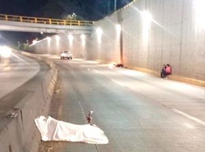 ¡TRES MOTOCICLISTAS MUERTOS! - JOVEN DE 17 AÑOS PIERDE LA VIDA DESPUÉS DE CHOCAR CONTRA UNA CAMIONETA LOBO