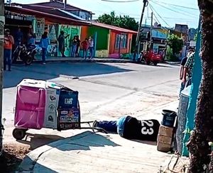 ¡ACRIBILLAN A COMERCIANTE AMBULANTE EN ACAYUCAN!