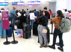 ¡ATORADOS EN EL AEROPUERTO!