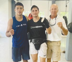 ¡BOXEADORES BOQUEÑOS EN CAMPAMENTO MARCO VERDE!