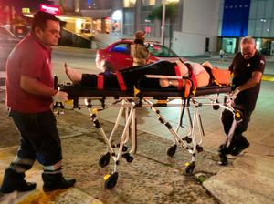 ¡TRABAJADORA CAYÓ DEL TERCER NIVEL EN PLAZA AMÉRICAS!