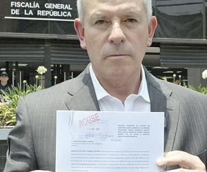 ¡DENUNCIA EL PAN A EBRARD POR USO DE EMBAJADA EN REINO UNIDO!