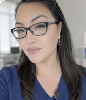 ¡TOMA 15 SHOTS DE TEQUILA EN CRUCERO, SE ACCIDENTA Y LA INDEMNIZAN CON 300 MIL DLLS!