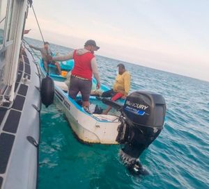 ¡LOS RESCATAN! - LA SEMAR