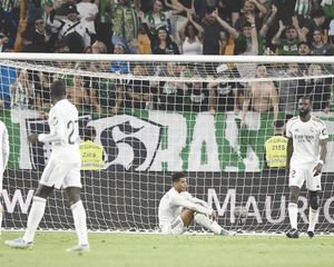 ¡LE EMPATAN AL REAL MADRID Y BARSA SE ACERCA MÁS AL TÍTULO!