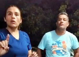 ¡ACUSAN A ABUELITA DE ROBAR DOS CELULARES!