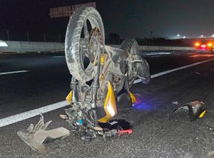 ¡BIKER DERRAPA Y SALE PROYECTADO CERCA DEL PUENTE DE SAN JULIÁN!