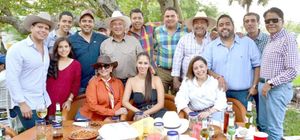 CECY Y FER DE GRAN FESTEJO VAQUERO