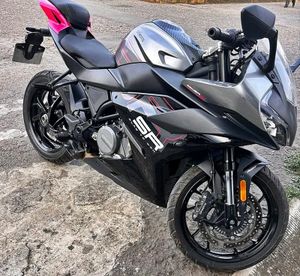 ¡A PUNTA DE PISTOLA ROBAN SUPER MOTO EN LA CARRETERA!