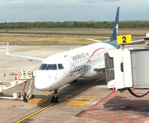 ¡QUEDARON ATORADOS EN EL AEROPUERTO!
