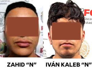 ¡DETIENEN A LOS QUE COLGABAN LONAS CON AMENAZAS EN XALAPA!