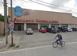 ¡TRES PISTOLEROS ROBAN CASI 16 MIL PESOS A FARMACIA GUADALAJARA!