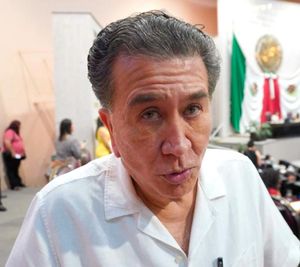 ¡HÉCTOR SE DECLARA INDEPENDIENTE! - *Desaparece el grupo mixto Veracruz nos une