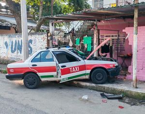 ¡TAXI SE ESTRELLA CONTRA VIVIENDA EN NOGALES!