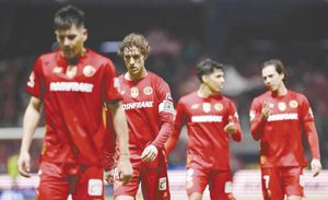 ¡AGONIZA EL BICAMPEÓN! - *Los Tuzos del Pachuca ganan en el “Nemesio Diez” 1-0