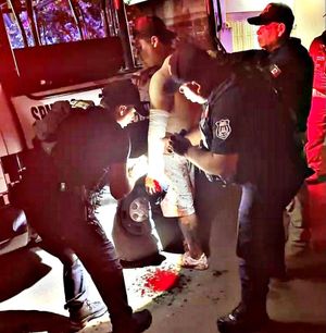 ¡MACHETEADO POR EL VECINO EN UNA RIÑA SANGRIENTA!