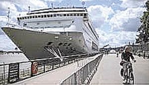 ¡CONFINAN A MIL 700 PASAJEROS DE UN CRUCERO EN FRANCIA!