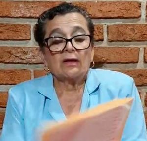 ¡LE MOCHABA EL SUELDO! - *Señalan a la diputada de Morena Victoria Gutiérrez de descontarle 5 mil pesos al mes a adulta mayor