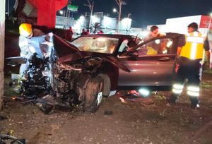 ¡CONDUCTORA PRENSADA EN EL PUENTE DE LA BOTICARIA!