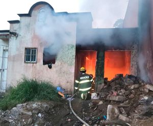 ¡PRENDEN FUEGO A CASA ABANDONADA EN PALMA REAL!