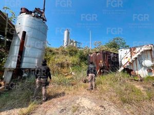 ¡ASEGURAN 50 MIL LITROS HIDROCARBUROS EN AGUA DULCE!
