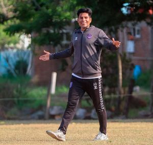 “VAMOS A LEVANTAR EL TÍTULO”: ALEJANDRO ROMERO